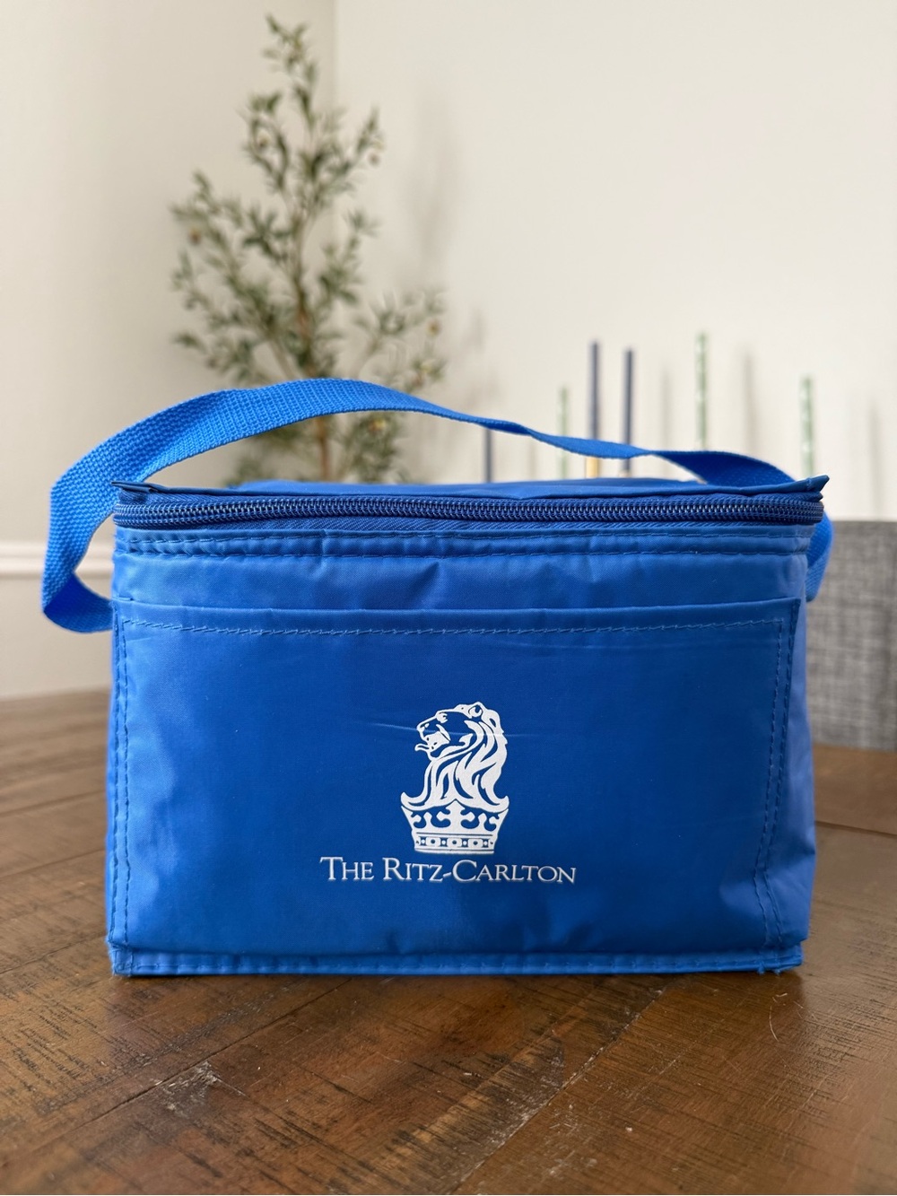 Ritz Carlton - Blue Insulated Cooler Lunch Bag